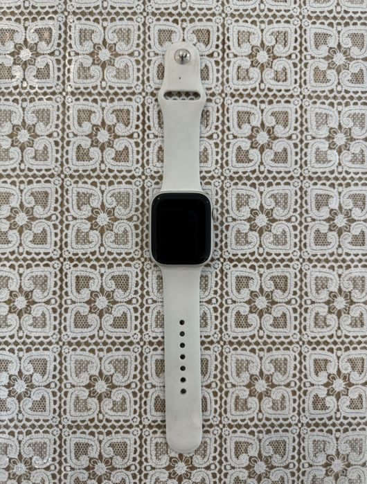 Продам apple watch series 8 45 mm