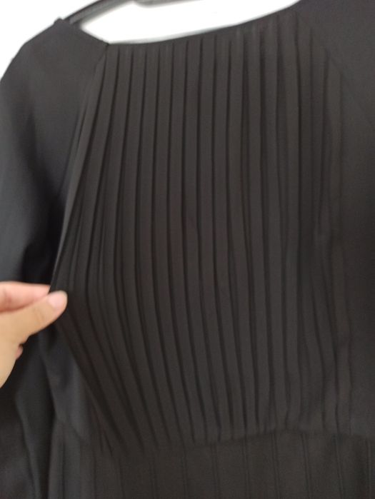 Rochie neagră , brand ESMARA. Preț 20 lei.