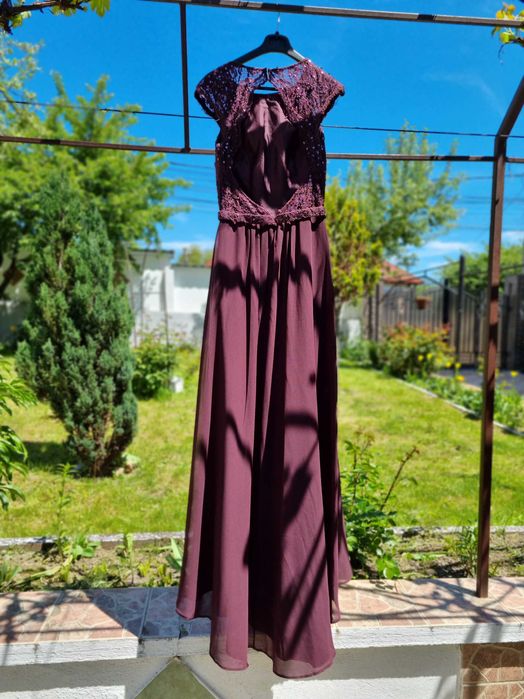 Rochie lunga de ocazie, trena, spatele gol, masura 36