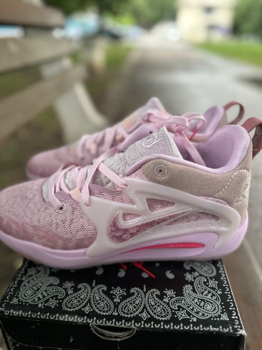 Nike KD 15 NRG “Aunt Pearl”