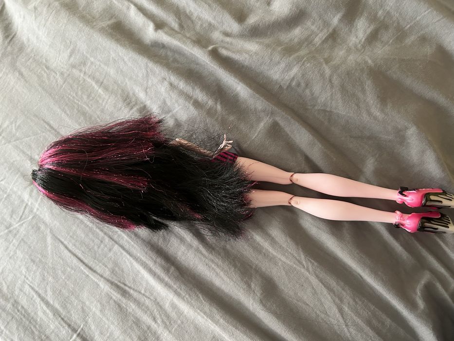 НАМАЛЕНИЕ!!!Продавам кукли bratz и monster high g1 и ever after high