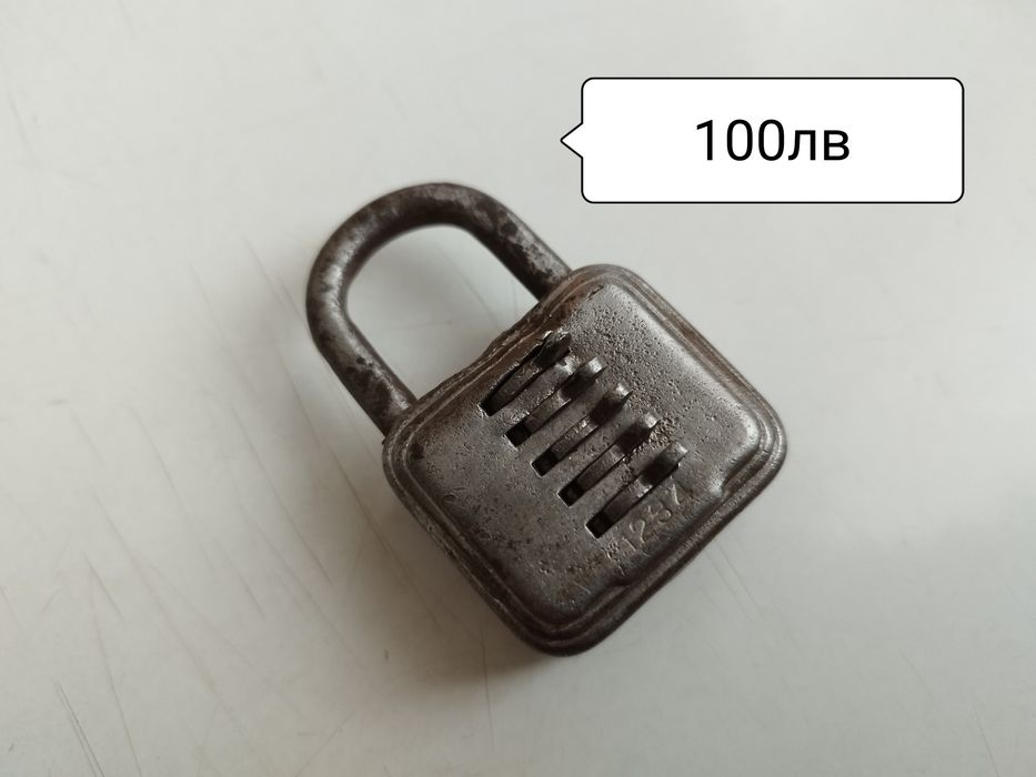 Стар автентичен свредел, нож за ренде, инструменти