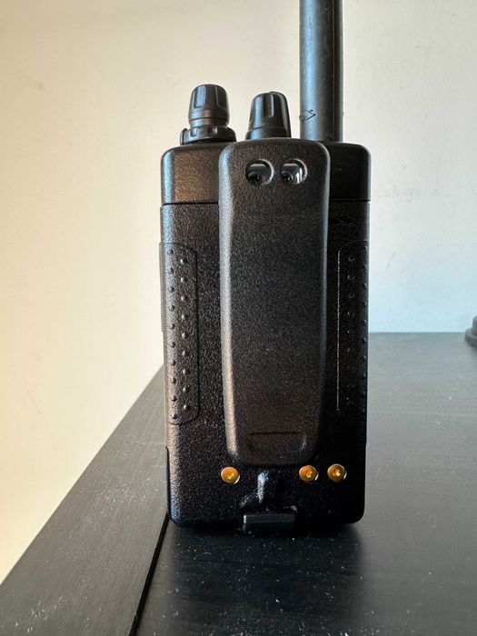 Радиостанция Yaesu FT-60R