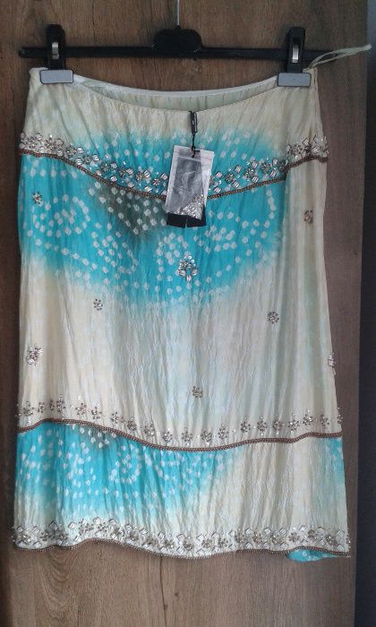 Rochii ocazie,rochii bavareze si haine india,sandale noi