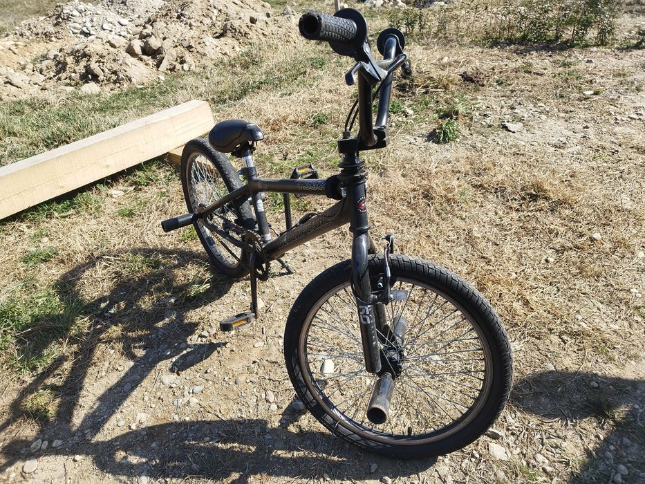 Vand 2 biciclete copii