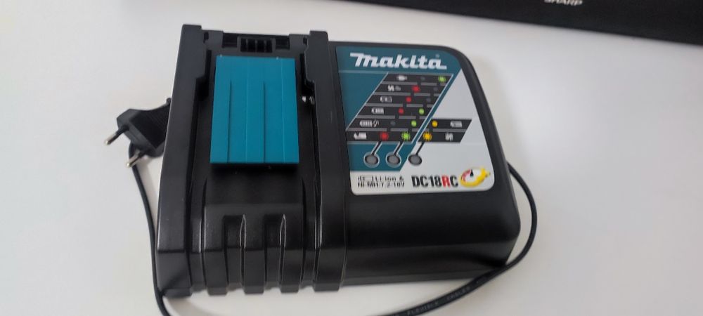 Makita încărcător 18v