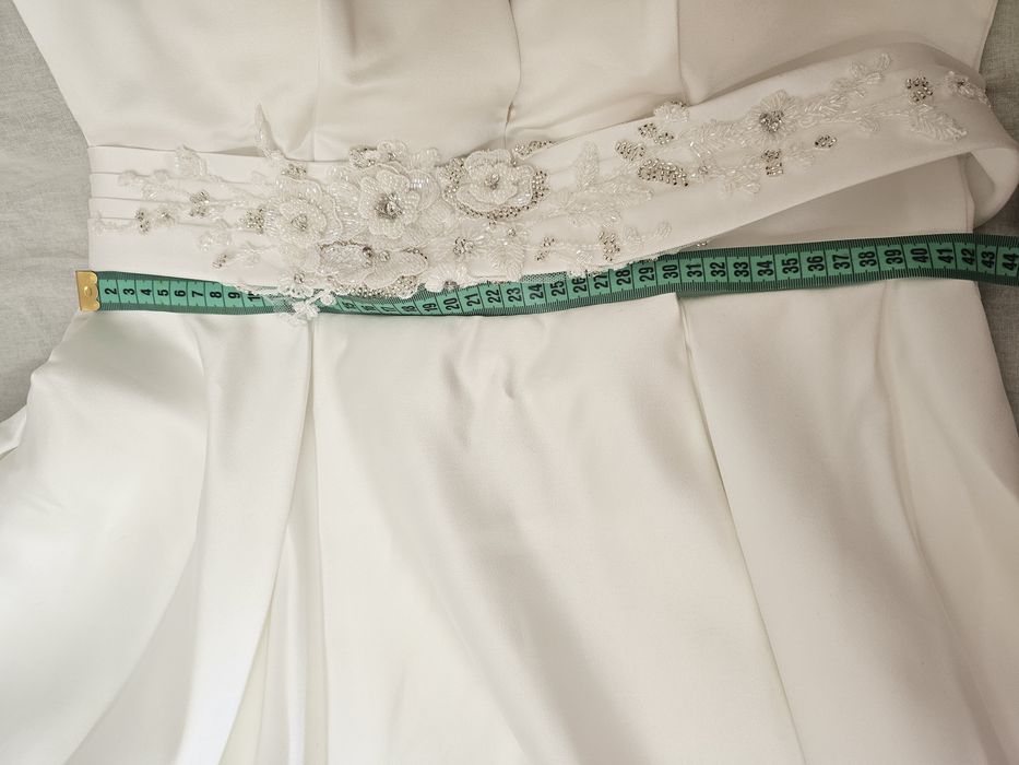 Rochie de mireasa din tafta