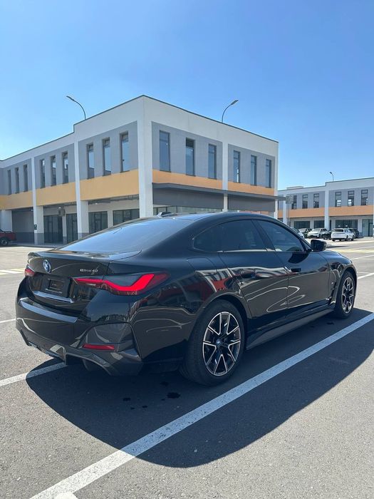 BMW i4 edrive40 Elektr 590 km Germaniya.