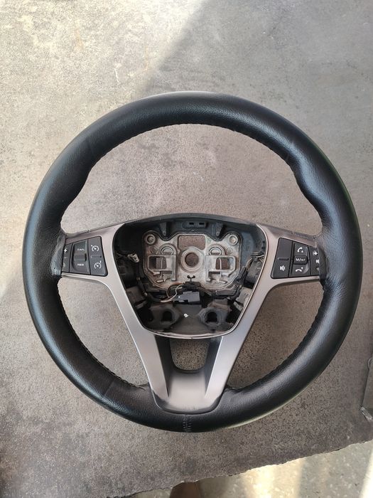 Руль мультимедиа на Лада Веста