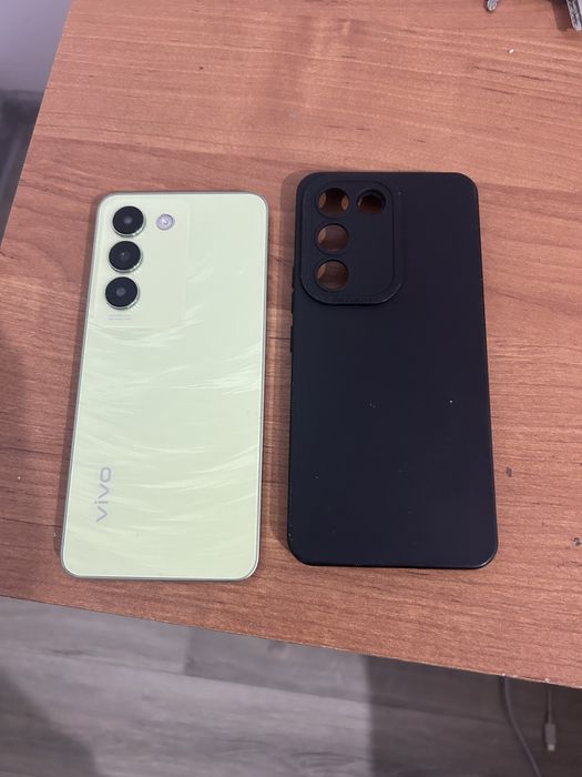 Vivo Y100 в хорошем состоянии