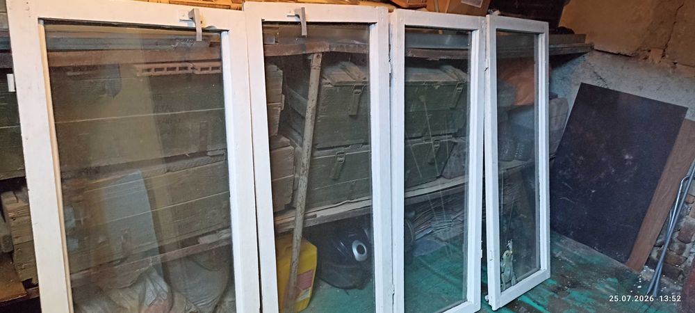 Продам оконные деревянные рамы со стёклами