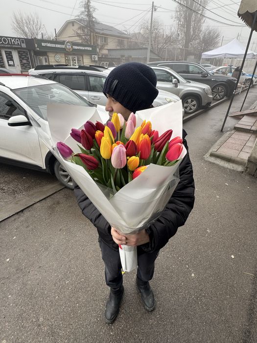 Свежие тюльпаны к 8 Марта