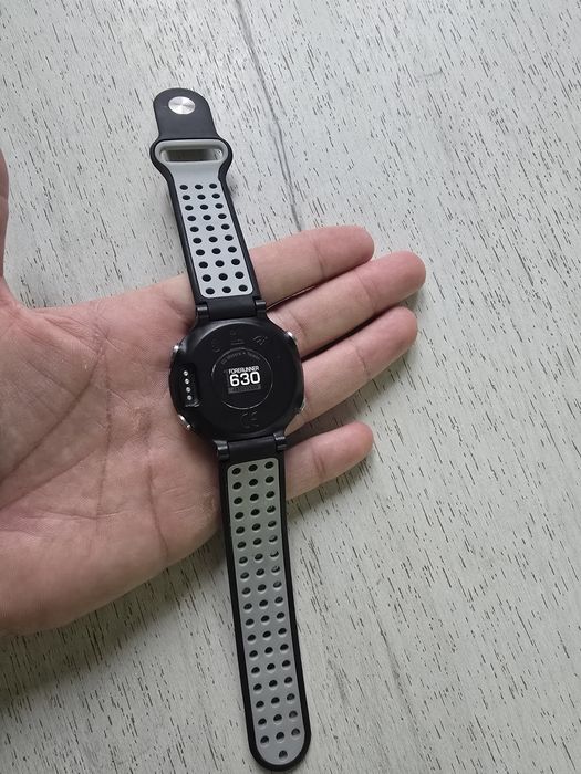 Часовник "garmin forerunner 630"