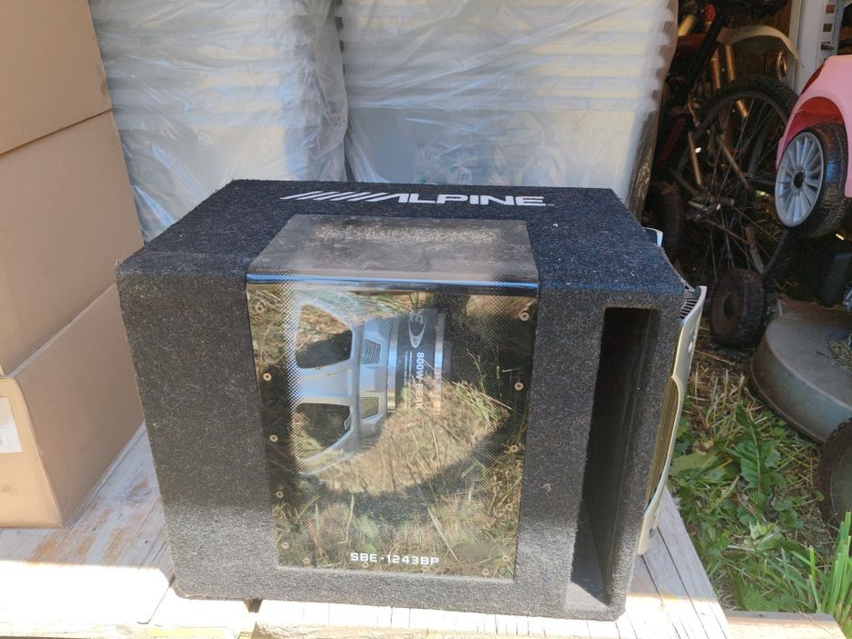 Stație cu subwoofer