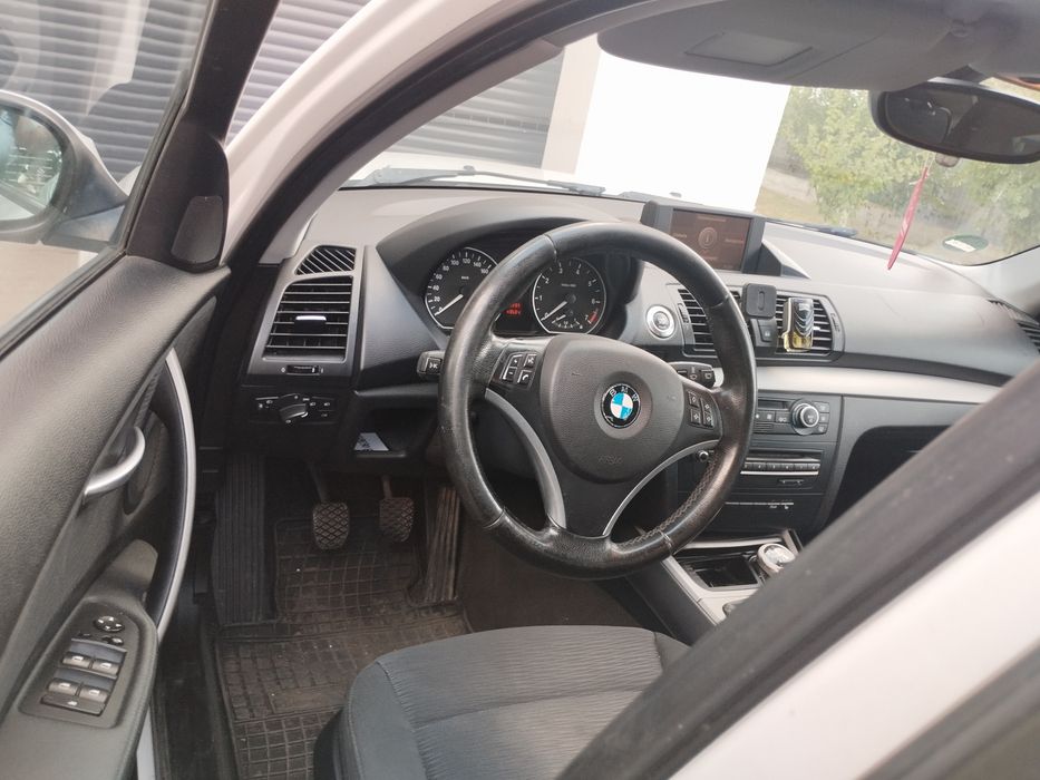 BMW Seria 1 motor 1.6 

An 2009