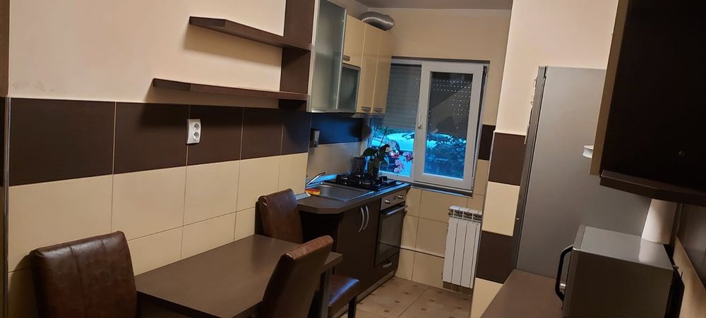 Închiriez apartament