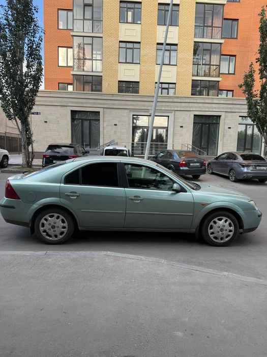 Автомобиль форд мондео