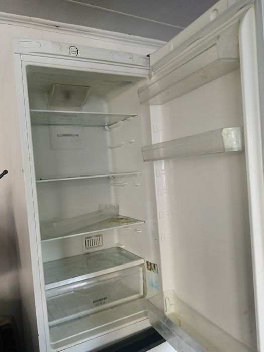 Холодильник продается