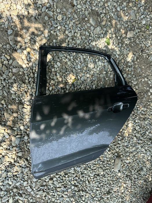 Ușă stânga spate audi a4.b9.