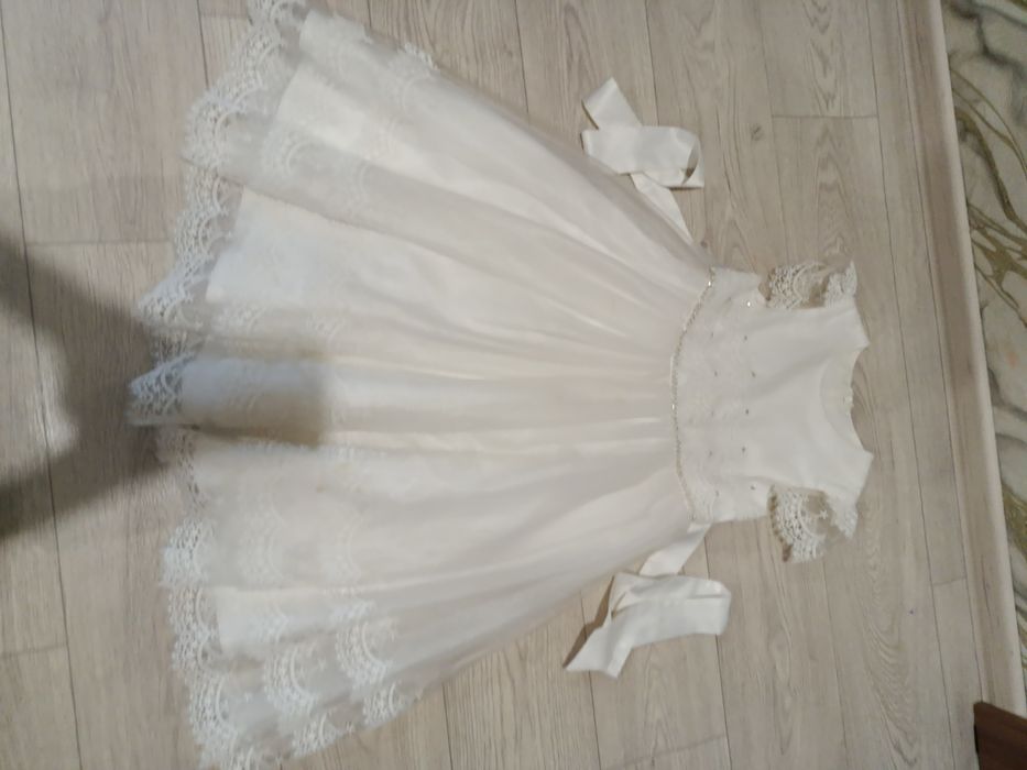 Платье на девочку