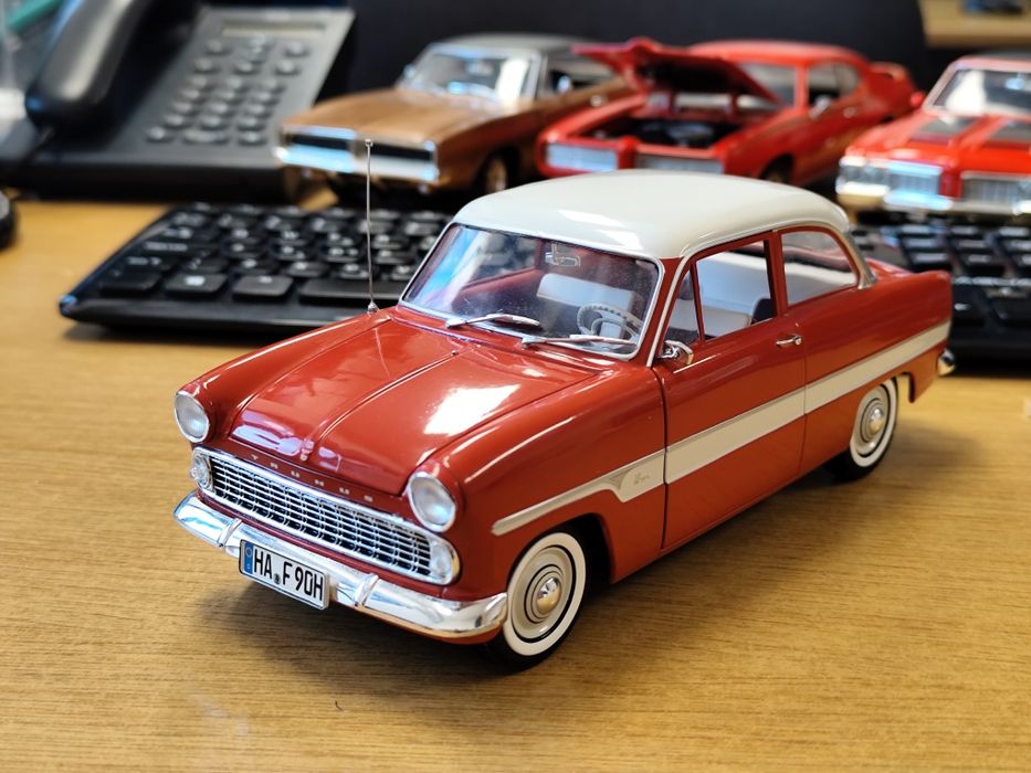 Macheta Ford taunus 12m 1:18
