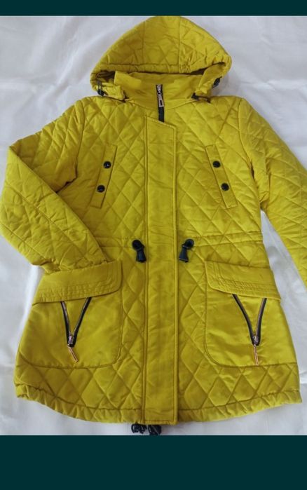 Продам весеннюю куртку .