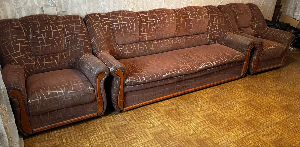 Продам диван срочно