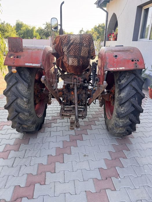 Tractor 445 universal