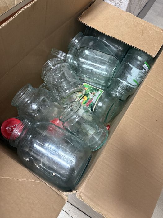 Продаются банки разные 1,2 литровые.
