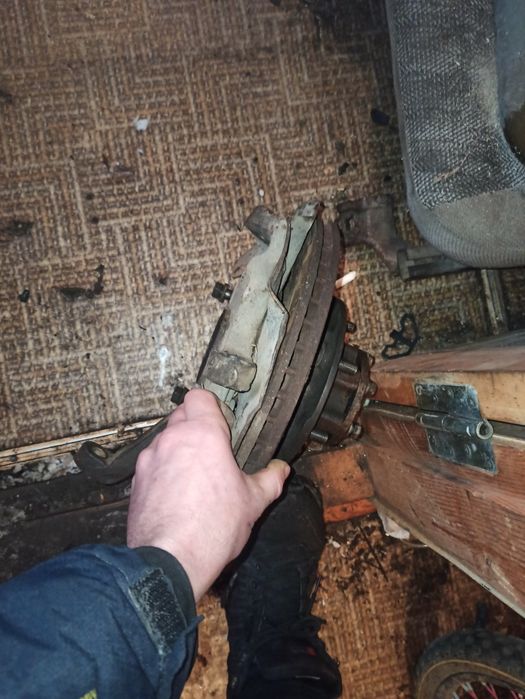 Продам запчасти монтеро, Челленджер,