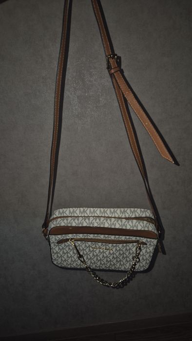 Продам сумку Michael Kors!!