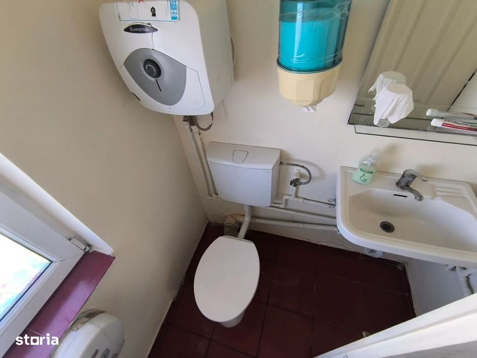 PESCARIE - Birouri si depozit frigorific !