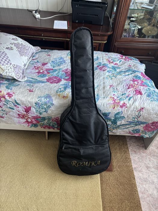 Продам гитару в отличном состоянии