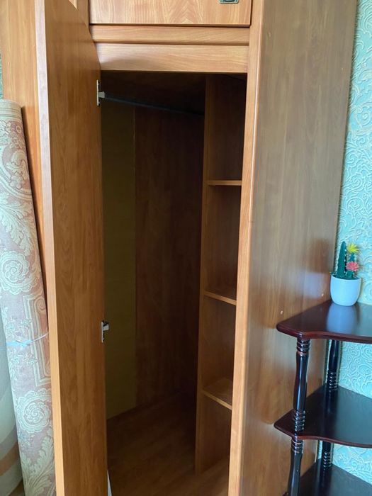 Продам шкаф угловой