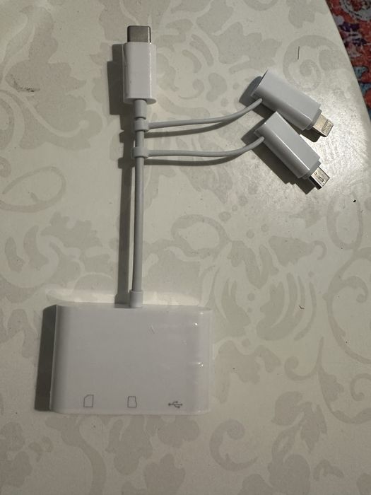 3в1 разклонител Lightning от USB-C , четец на карти