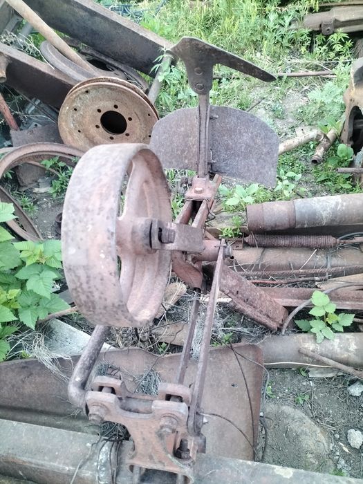 Продам культиватор окучник