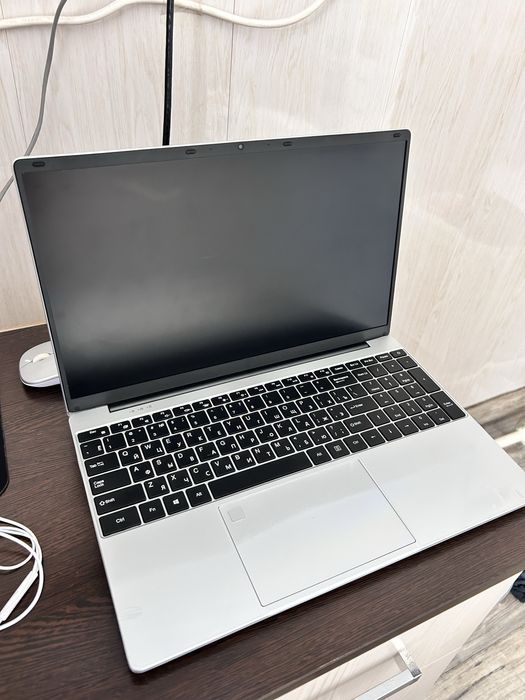 Продаю ноутбук почти новый