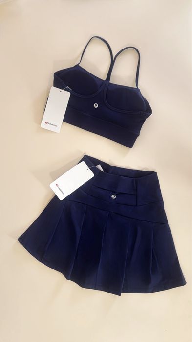 Set Lululemon bleumarin – top sport + fustă plisată, mărimea 4