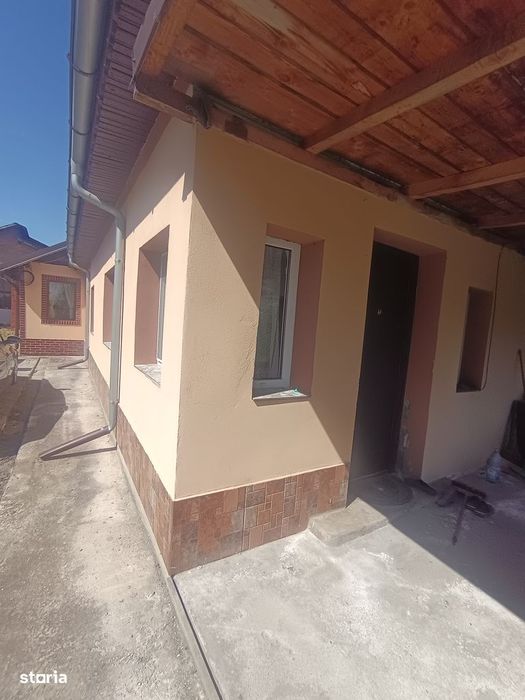 Vânzare casa și teren Văcărești-Dambovita