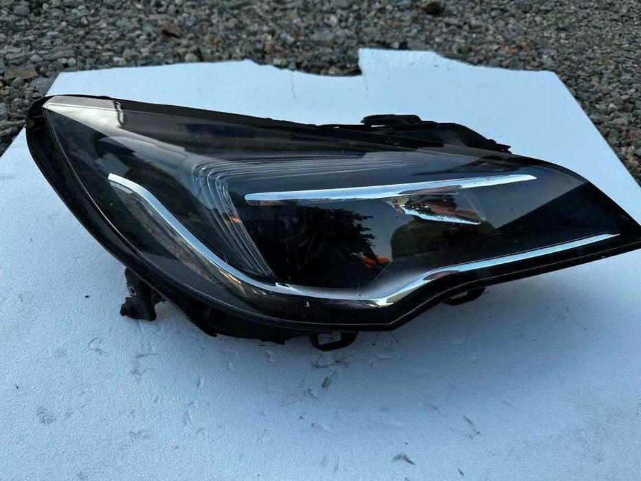 Far stanga  dreapta cu lupa Opel Astra K 39047200 662588537
