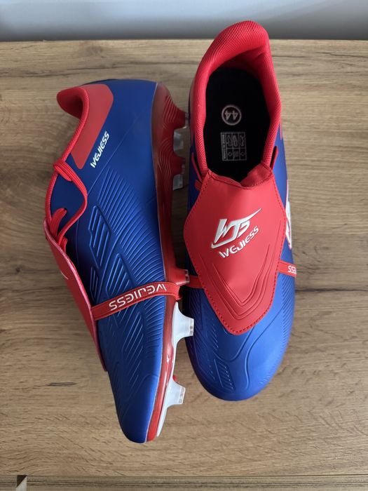 Спортни обувки / Бутонки