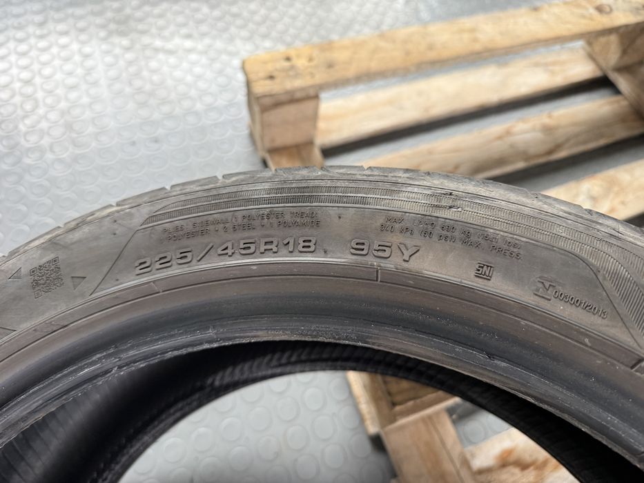 4бр. Летни Рън-Флат Гуми С Борд 225/45R/18 -GOODYEAR- DOT:3419- 4.5мм+4.0мм *100€ за 4бр.*