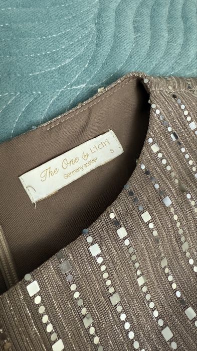 Продам нарядный комбез