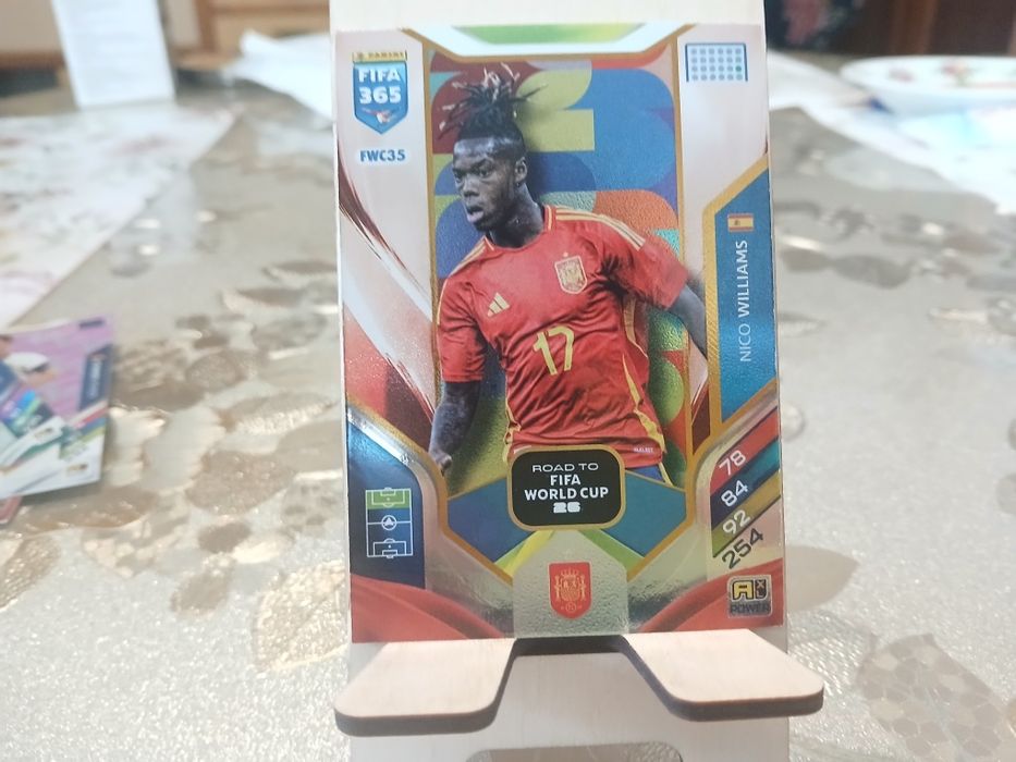 Продавам Футболни карти