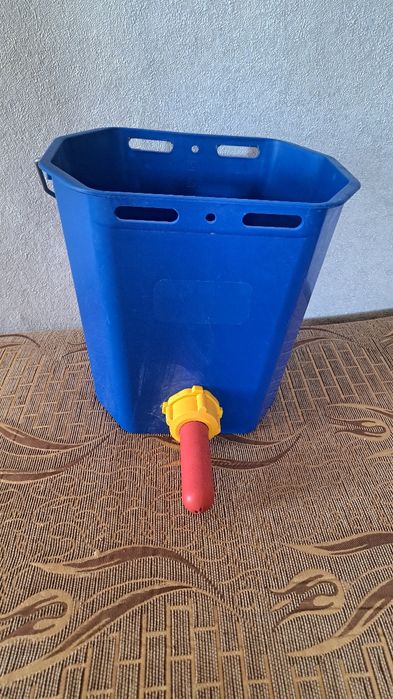 Продам ведро для кормление телят