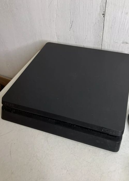 PlayStation ps 4 SLim 1 Terra, 2 manete, 3 jocuri, aparat nedesfacut.