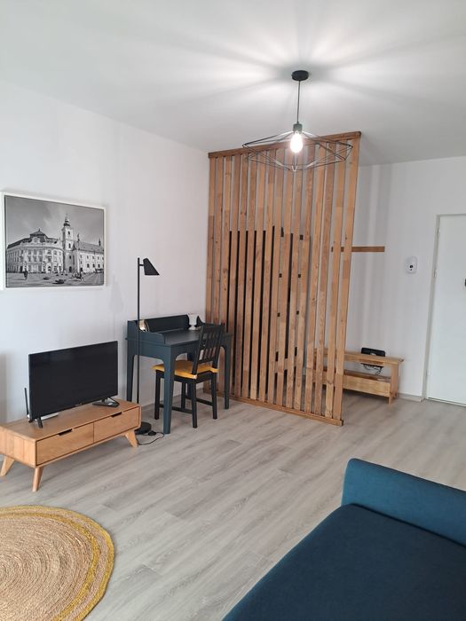 Inchiriez apartament