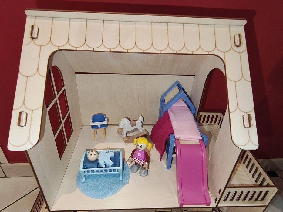 Детска дървена къща за кукли и Peppa Pig