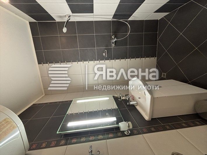 Дава се под наем Едностаен апартамент в Варна, Цветен квартал - 45 кв.м за 275 € - Снимка #5