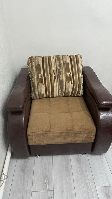 Диван и кресло в хорошем качестчве